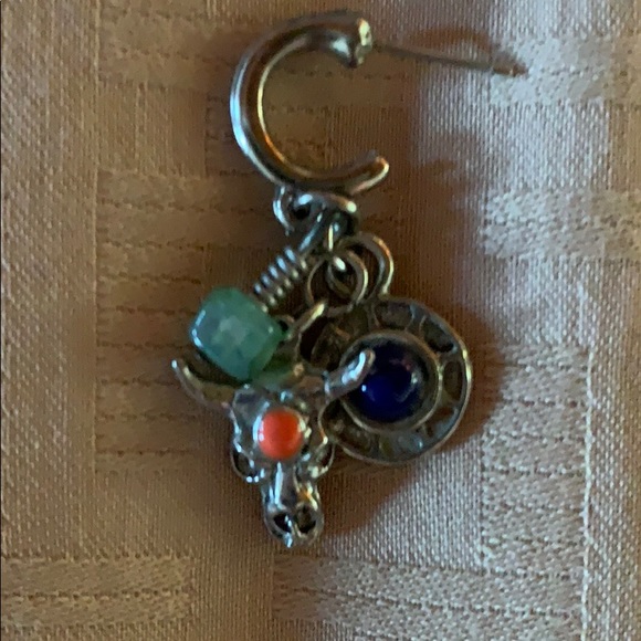 Bulls head earrings - Picture 3 of 3